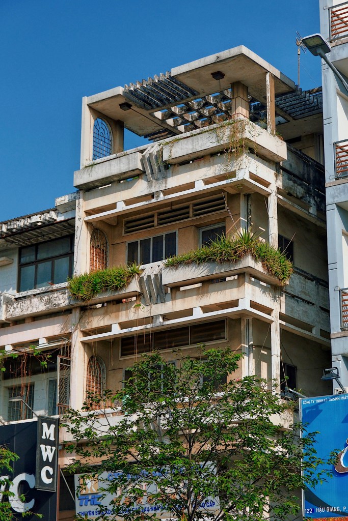 A residential building in Ho Chi Minh City showcasing yet another variation of Vietnamese Modernist architecture.